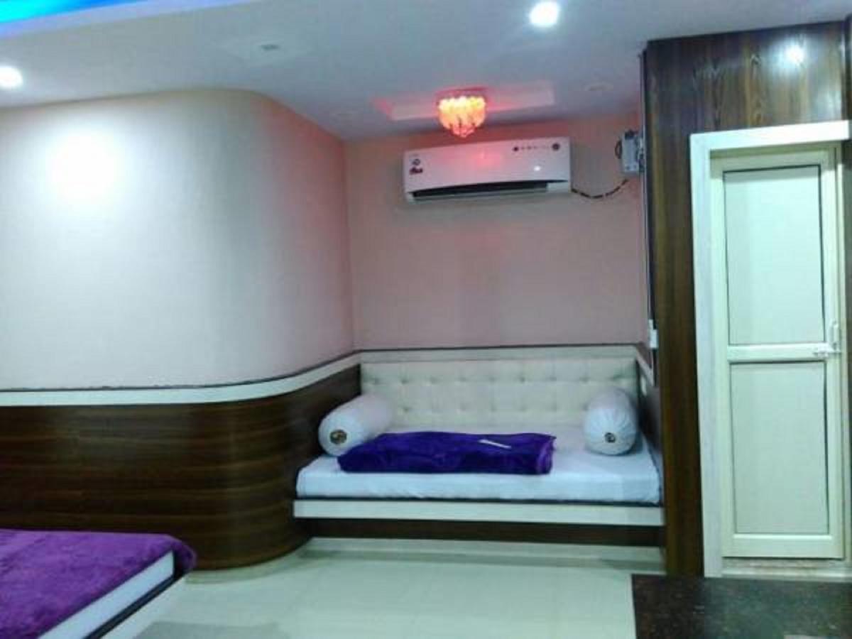 Datia Hotel Blue Star מראה חיצוני תמונה