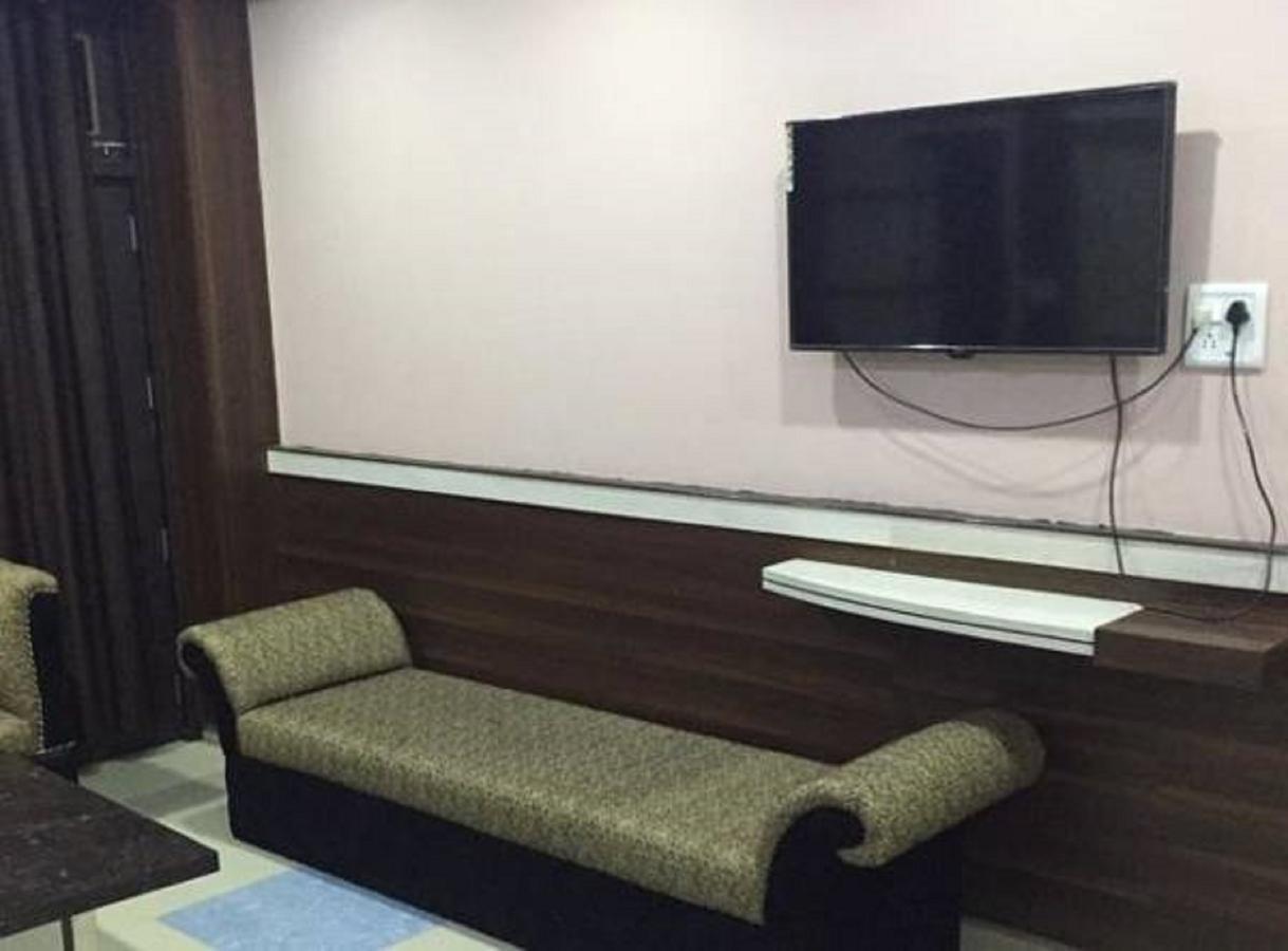 Datia Hotel Blue Star מראה חיצוני תמונה